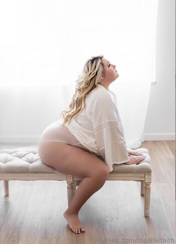 Full leaked Thealliefaith private onlyfans photo