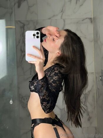 Full leaked Tutyzulu private onlyfans photo