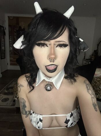 Full leaked Urwhitegf private onlyfans photo