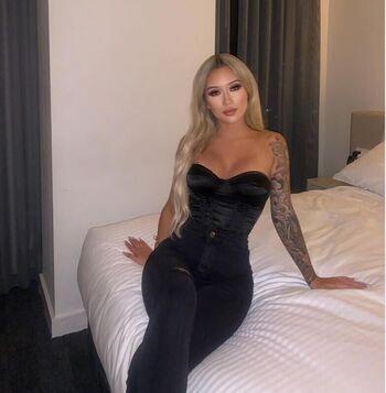 Full leaked Victoriamezei private onlyfans photo
