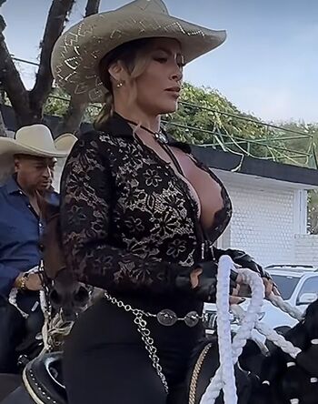 Full leaked Who is this private onlyfans photo