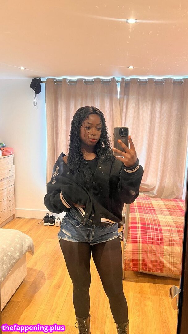 Yyaizabennett Foto OnlyFans Nua #4