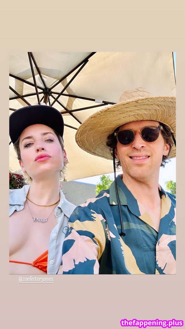 Zoe Lister Jones / https: / zoelisterjones Çıplak OnlyFans Fotoğrafı #30